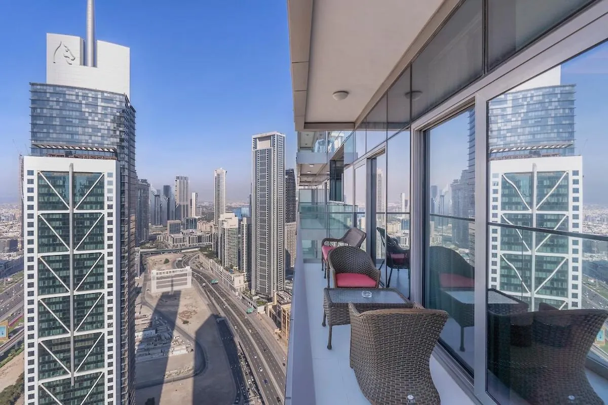 Prestigious 2-Bedroom Apartment With Easy City Access In Business Bay 迪拜