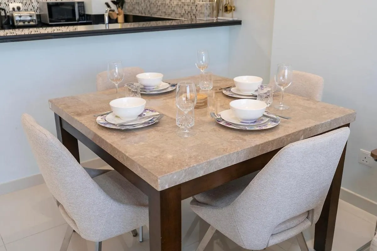 Prestigious 2-Bedroom Apartment With Easy City Access In Business Bay 迪拜