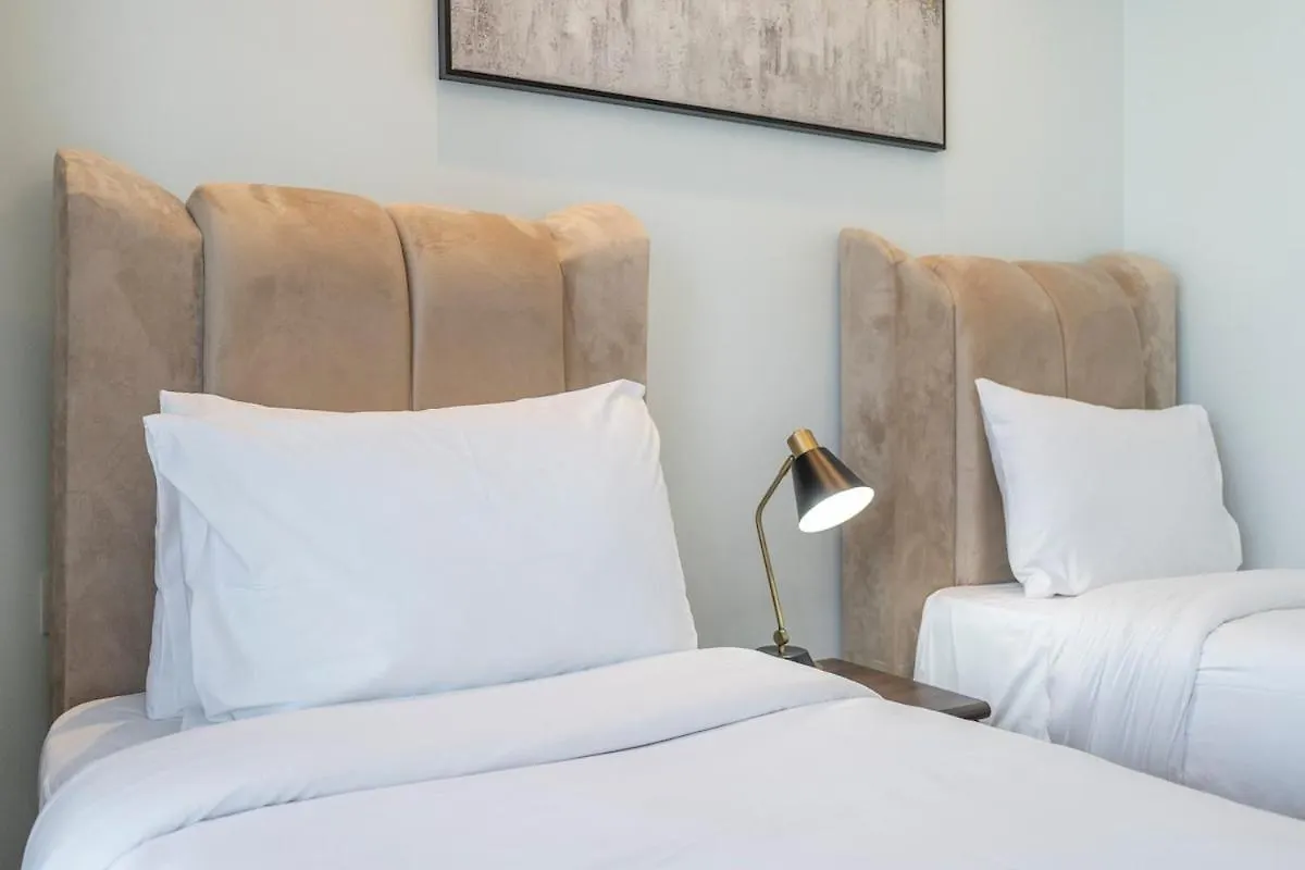 Prestigious 2-Bedroom Apartment With Easy City Access In Business Bay 迪拜