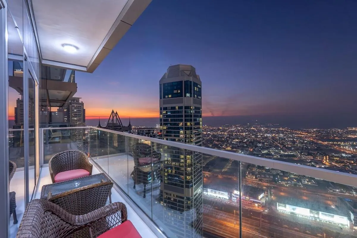 Prestigious 2-Bedroom Apartment With Easy City Access In Business Bay 迪拜