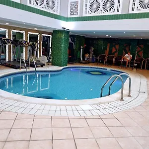 2* Hotel Queens